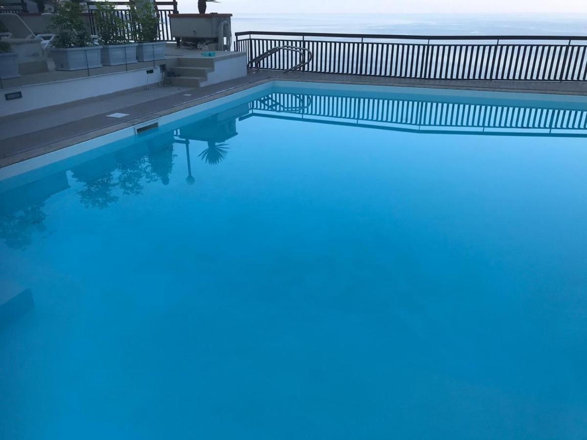Taormina Panoramic Seaview Apartment Екстер'єр фото